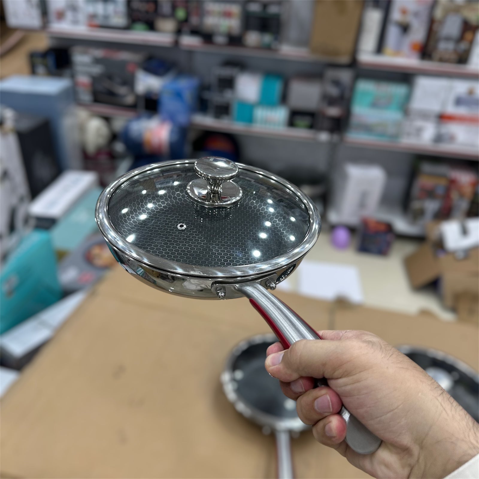 Laser Coated Honeycomb Frypan with Glass Lid