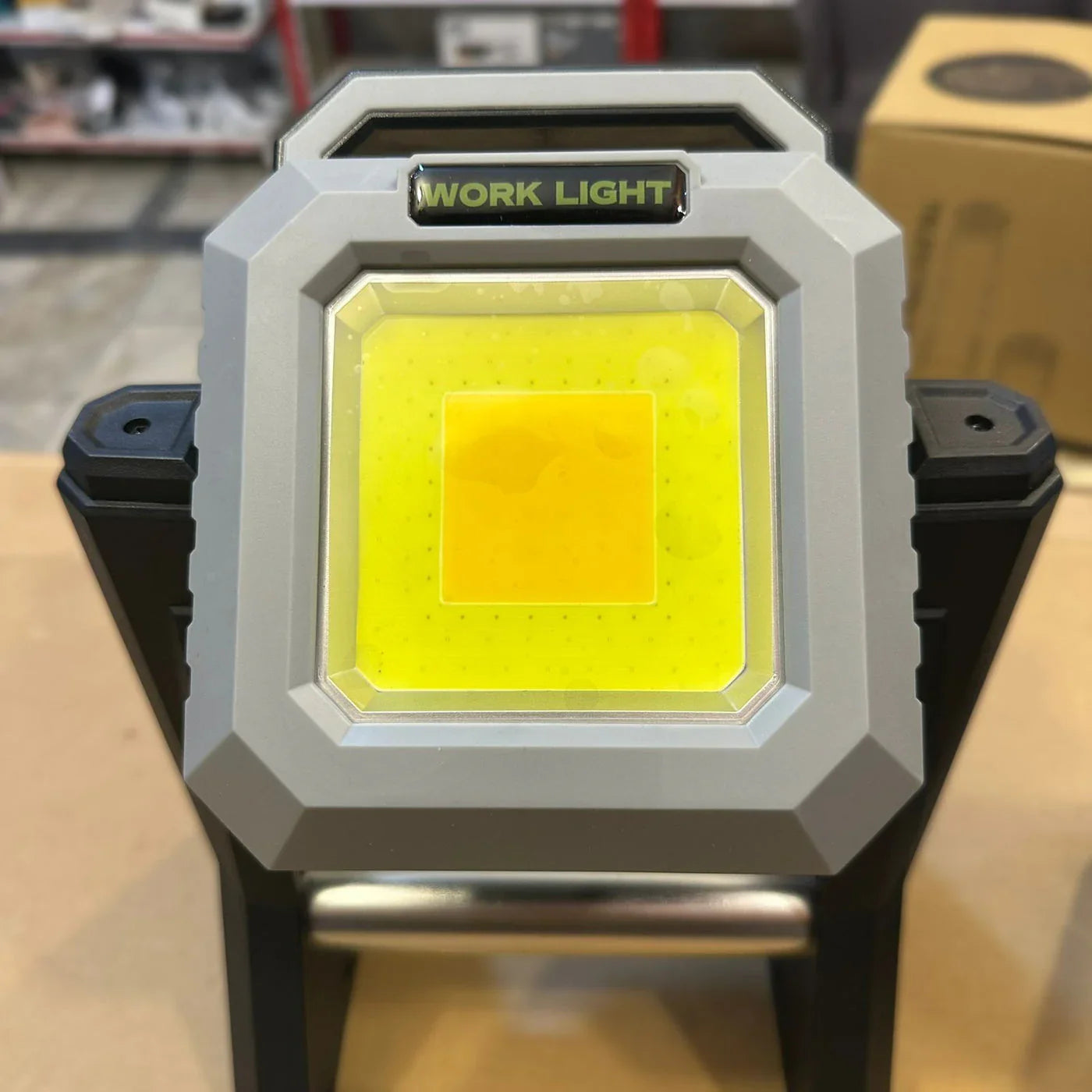 Multifunctional Telescopic Work Light & Power Bank