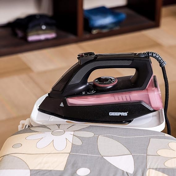 Geepas Ceramic Steam Iron 7791