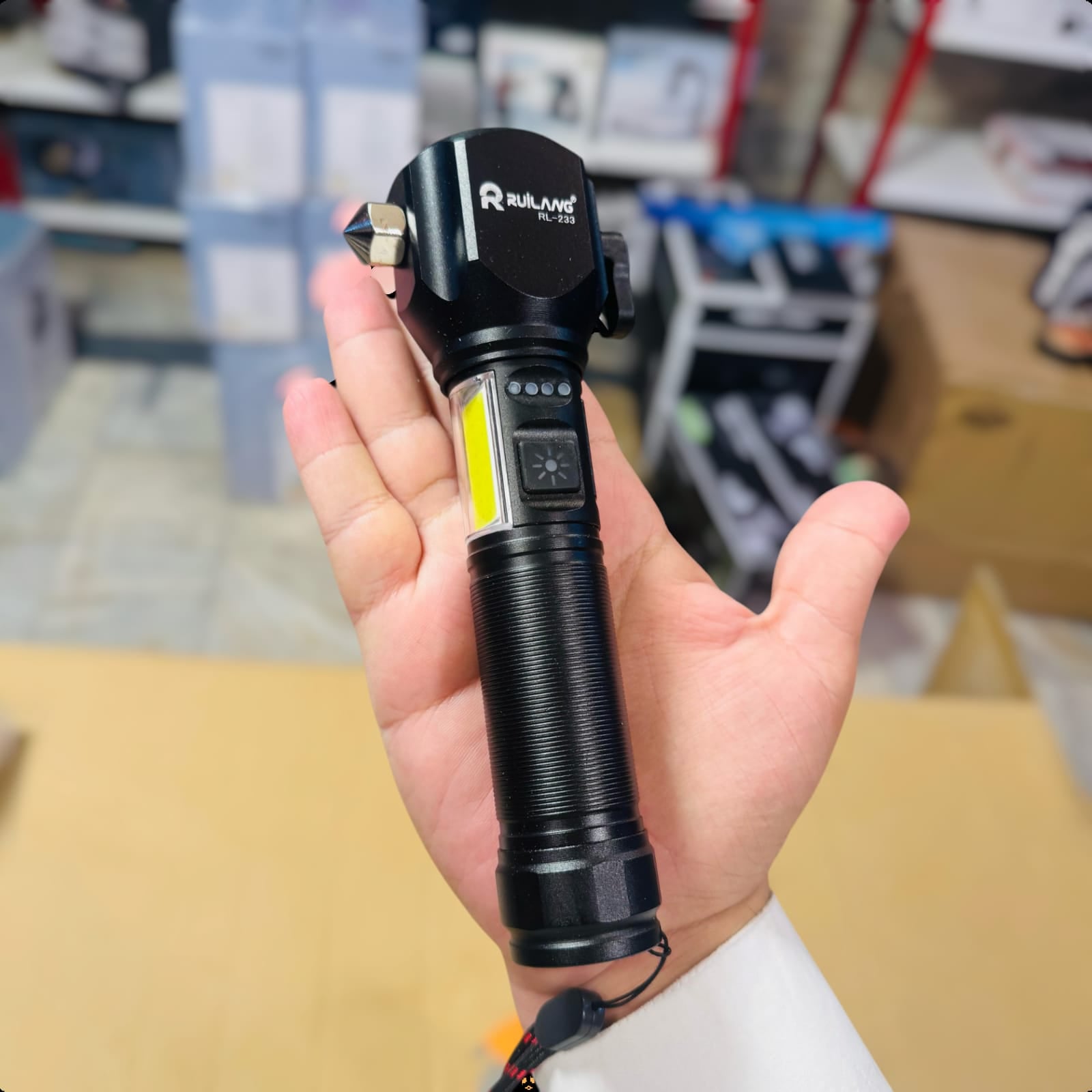 Ruilang Multifunctional LED Flashlight RL-233