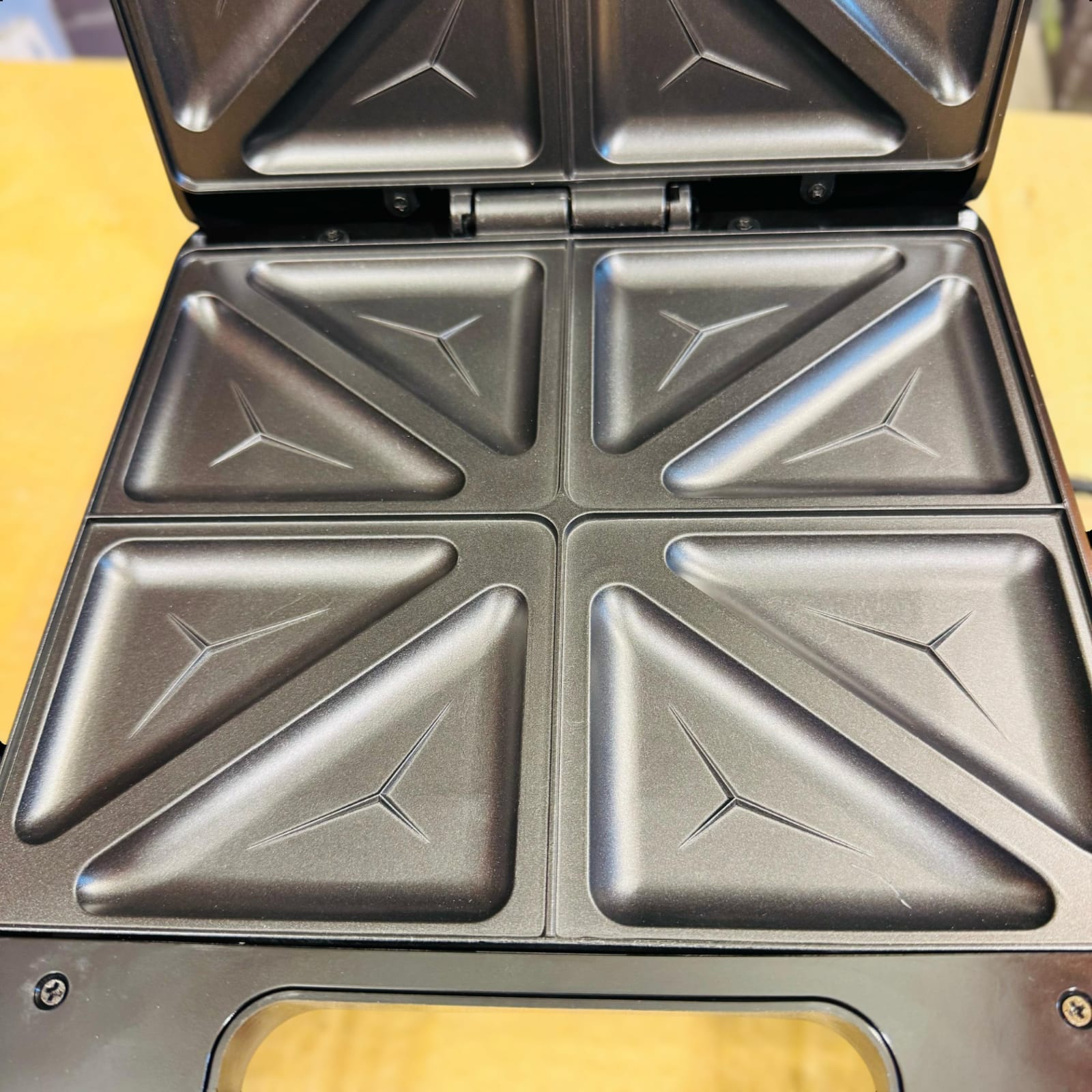 Orvica 8 Slice Sandwich Maker ORM-604