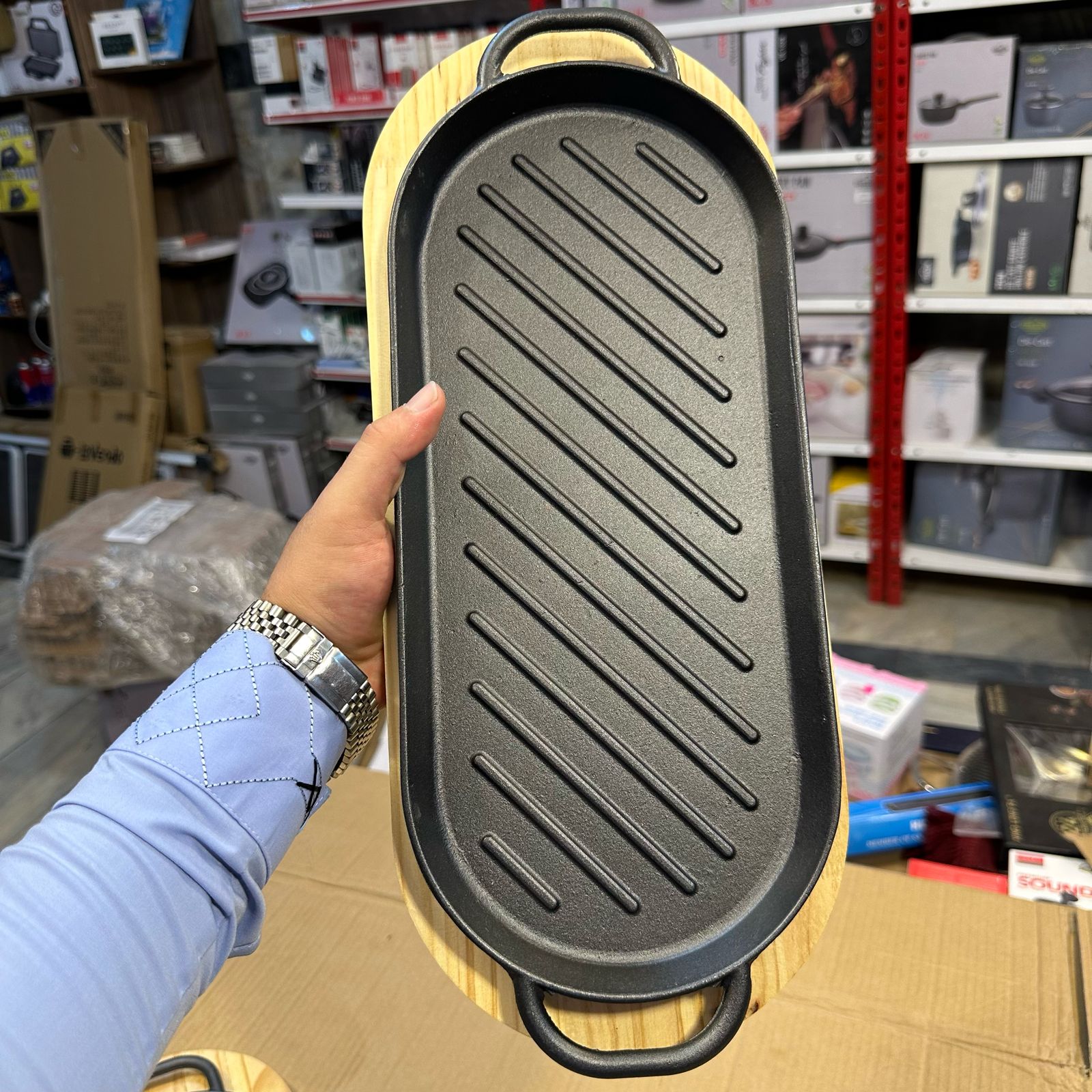 Cast Iron Sizzler Plate with Wooden Tray