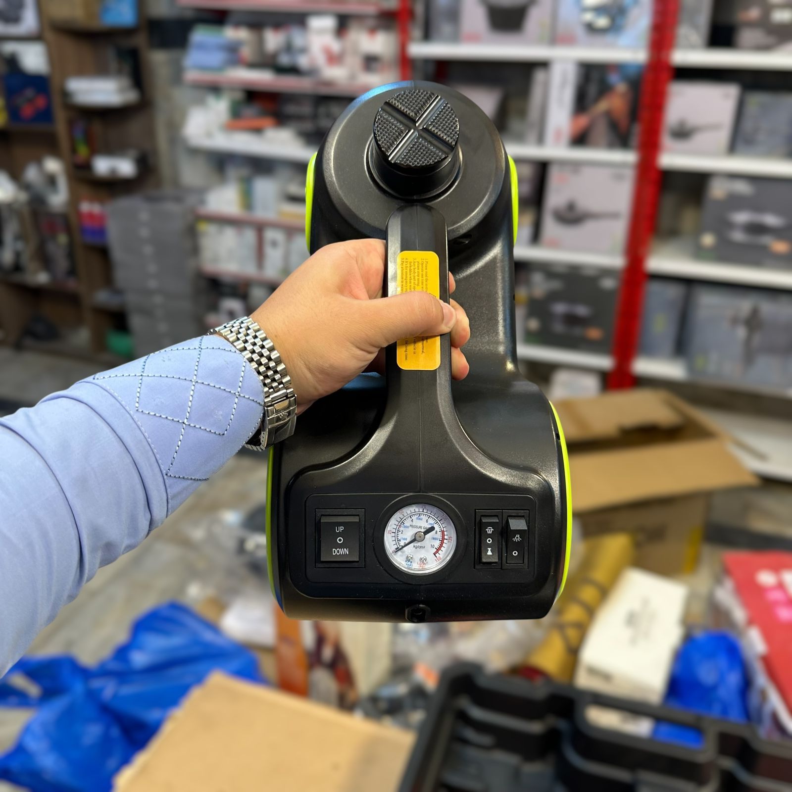 Electric Hydraulic Jack , Wrench & Tyre Inflator
