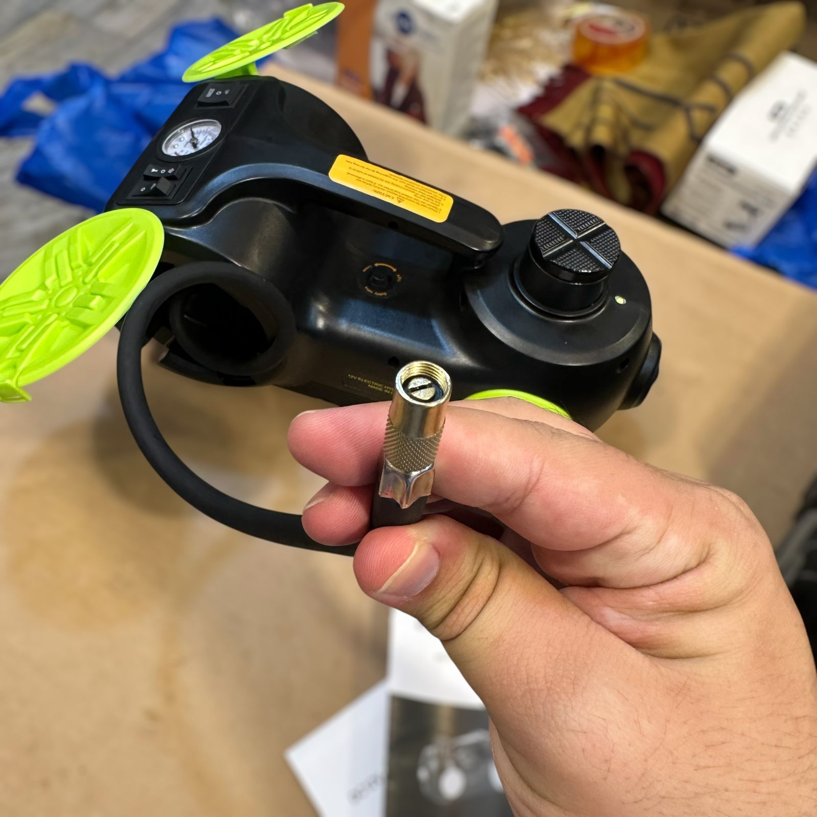 Electric Hydraulic Jack , Wrench & Tyre Inflator