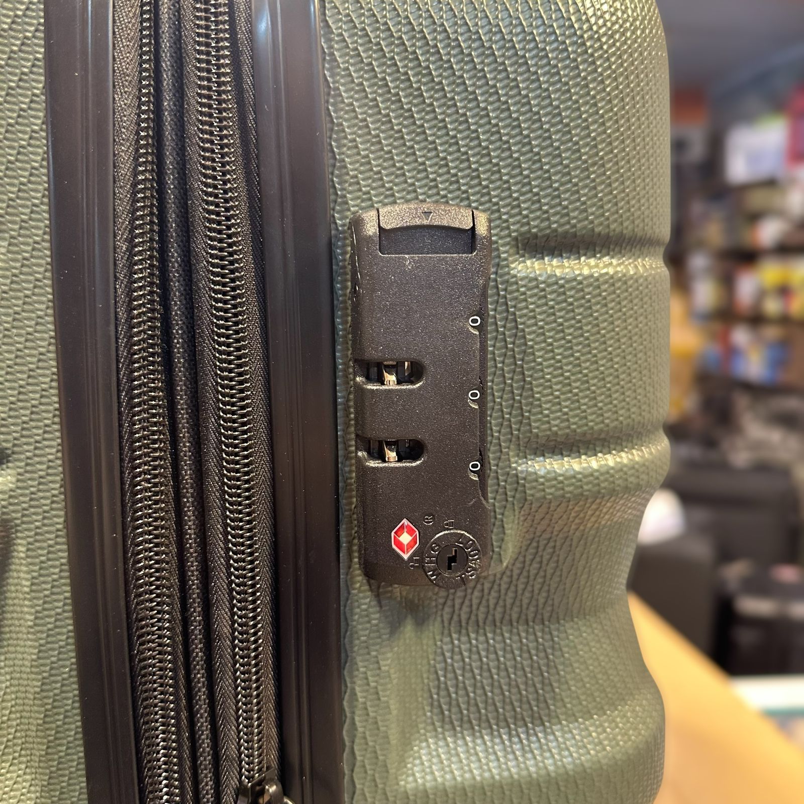 Swiss Tech Urban Trek Luggage Suitcases Bag