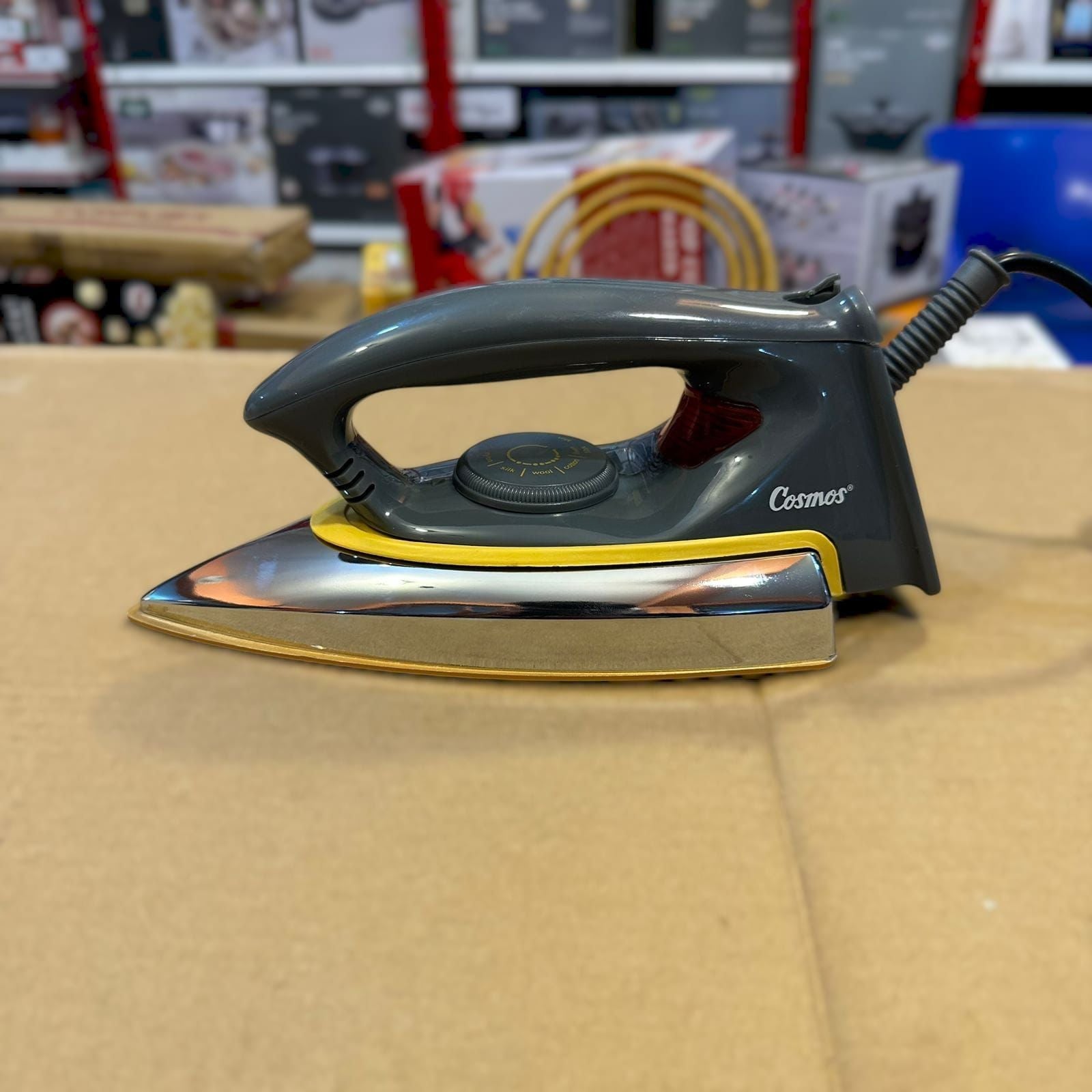 Cosmos Dry Iron CS-318