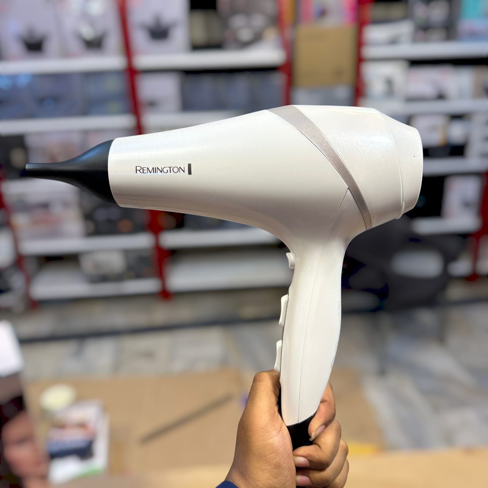 REMINGTON Hydraluxe Hair Dryer with Moisture– AC8901
