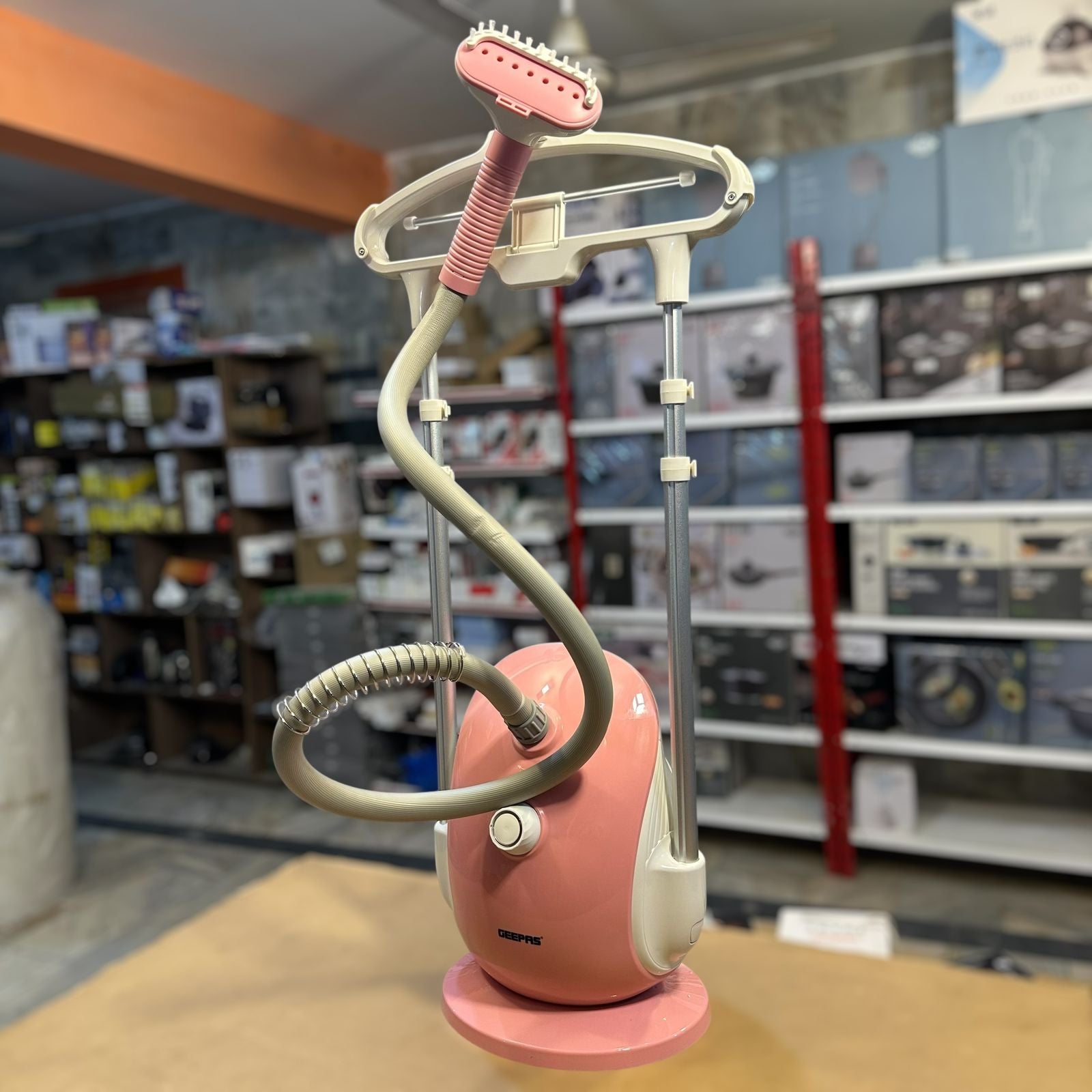 GEEPAS Petal GARMENT STEAMER 9691