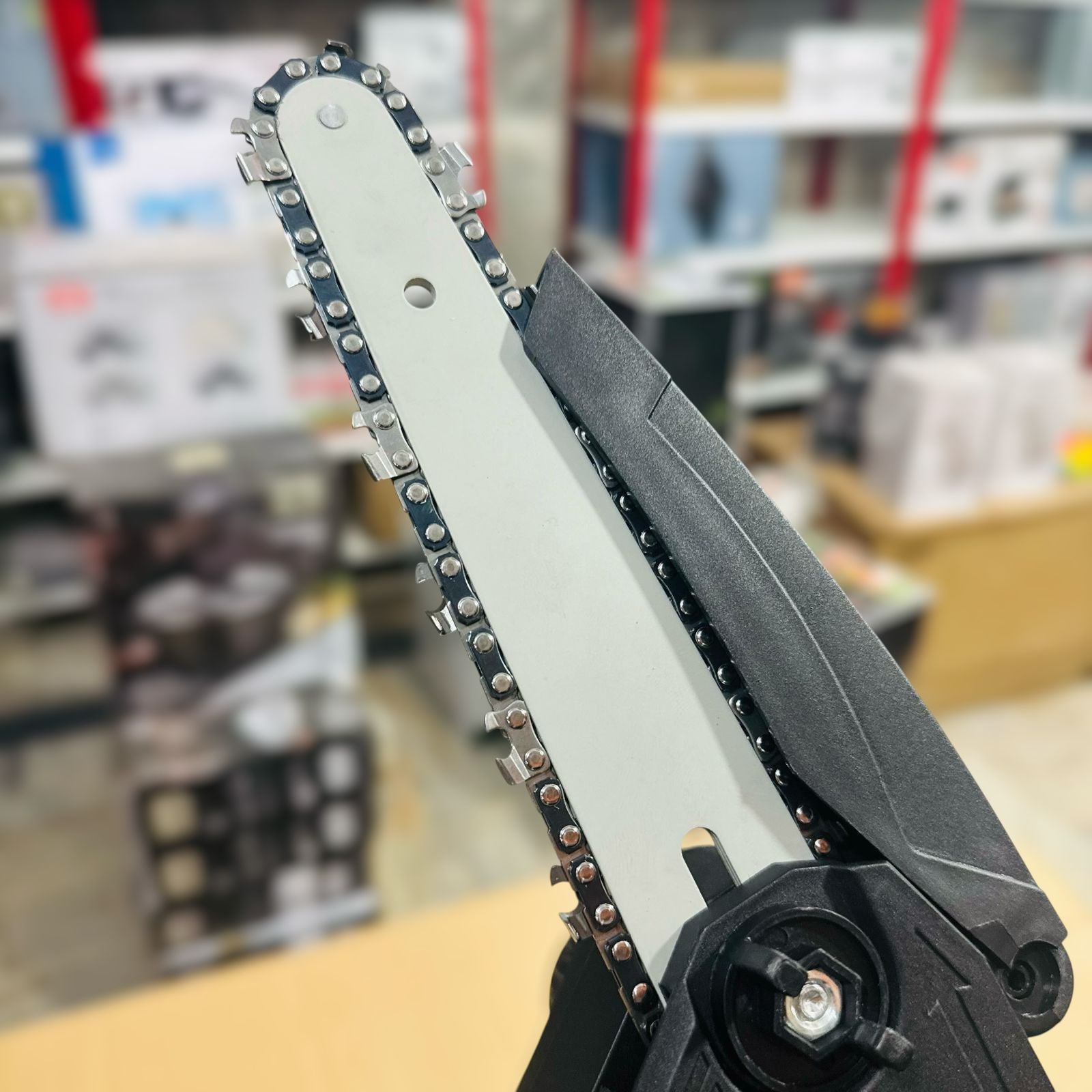 Rechargeable Handheld Mini Electric Chainsaw