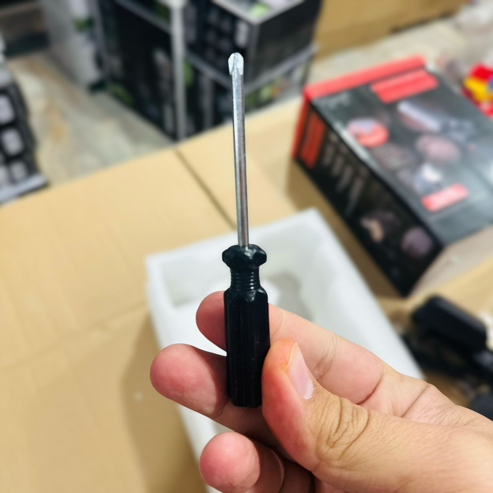 Rechargeable Handheld Mini Electric Chainsaw