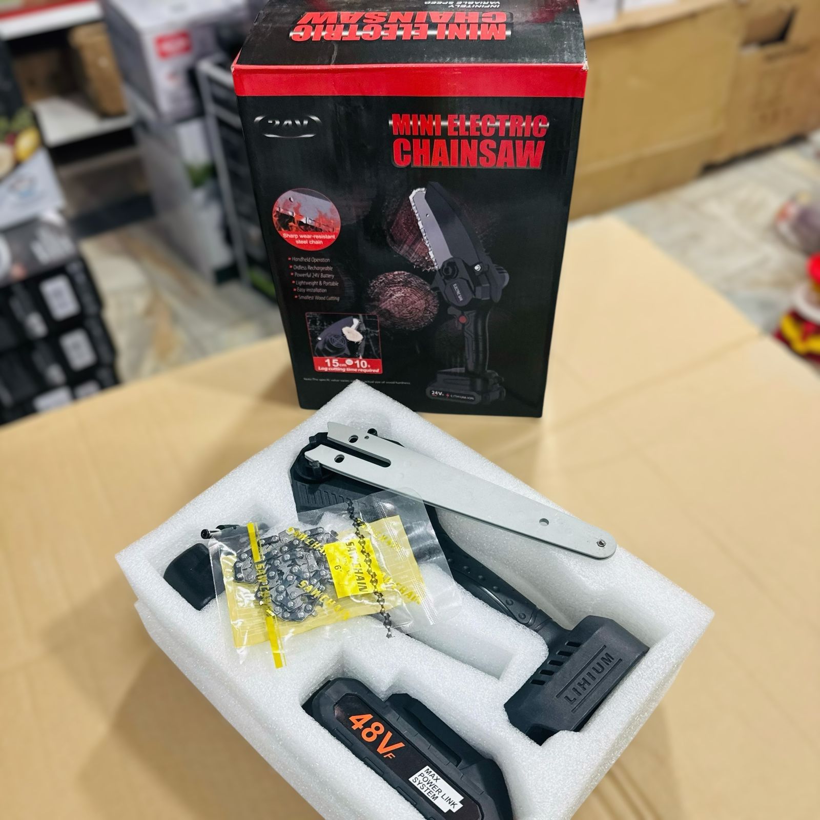 Rechargeable Handheld Mini Electric Chainsaw