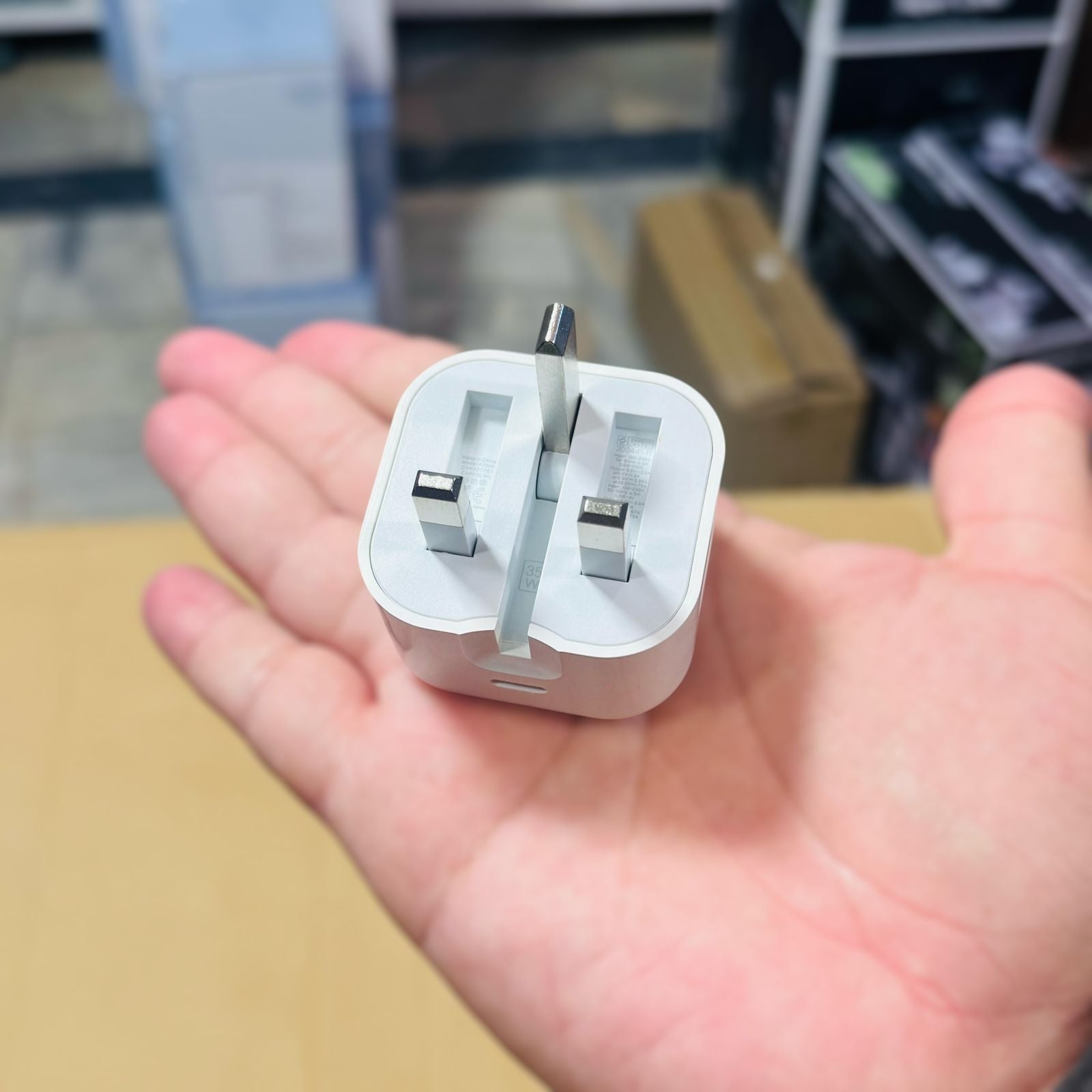 35W 16 Pro Max USB-C Power Adapter