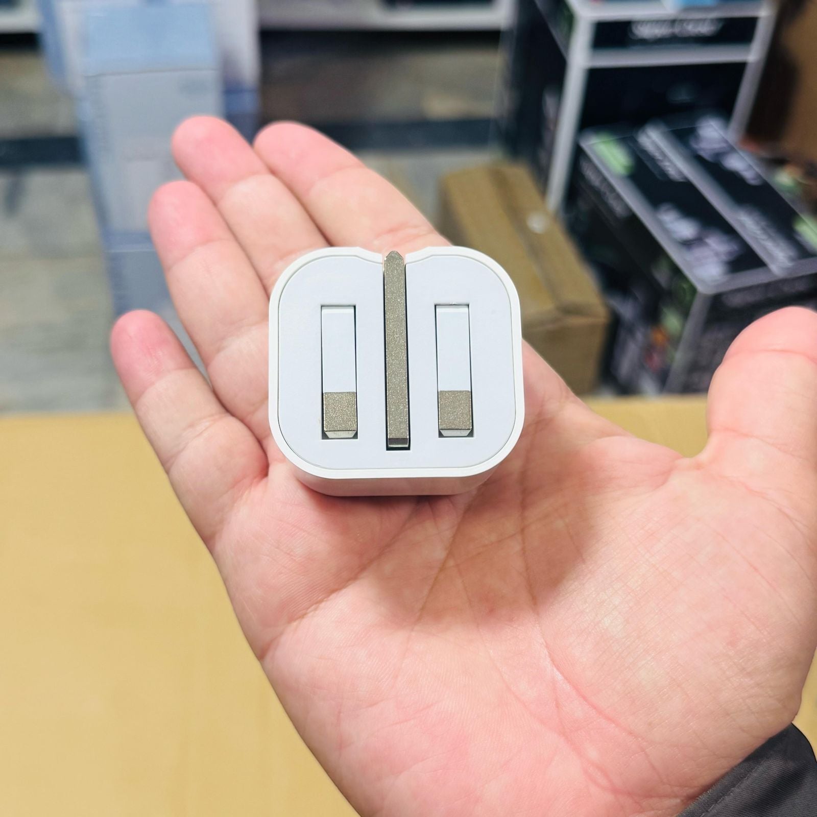 35W 16 Pro Max USB-C Power Adapter
