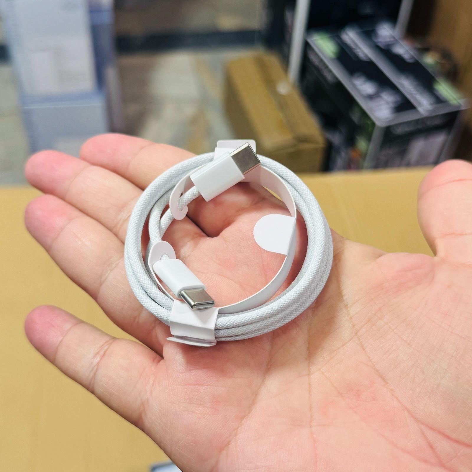 35W 16 Pro Max USB-C Power Adapter