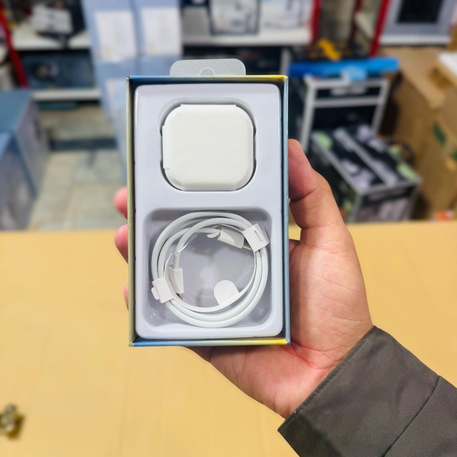 35W 16 Pro Max USB-C Power Adapter