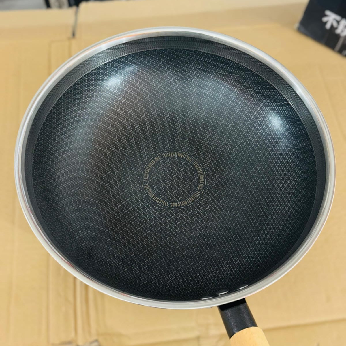 Crystal HoneyComb Laser Coated Deep Pan 34cm