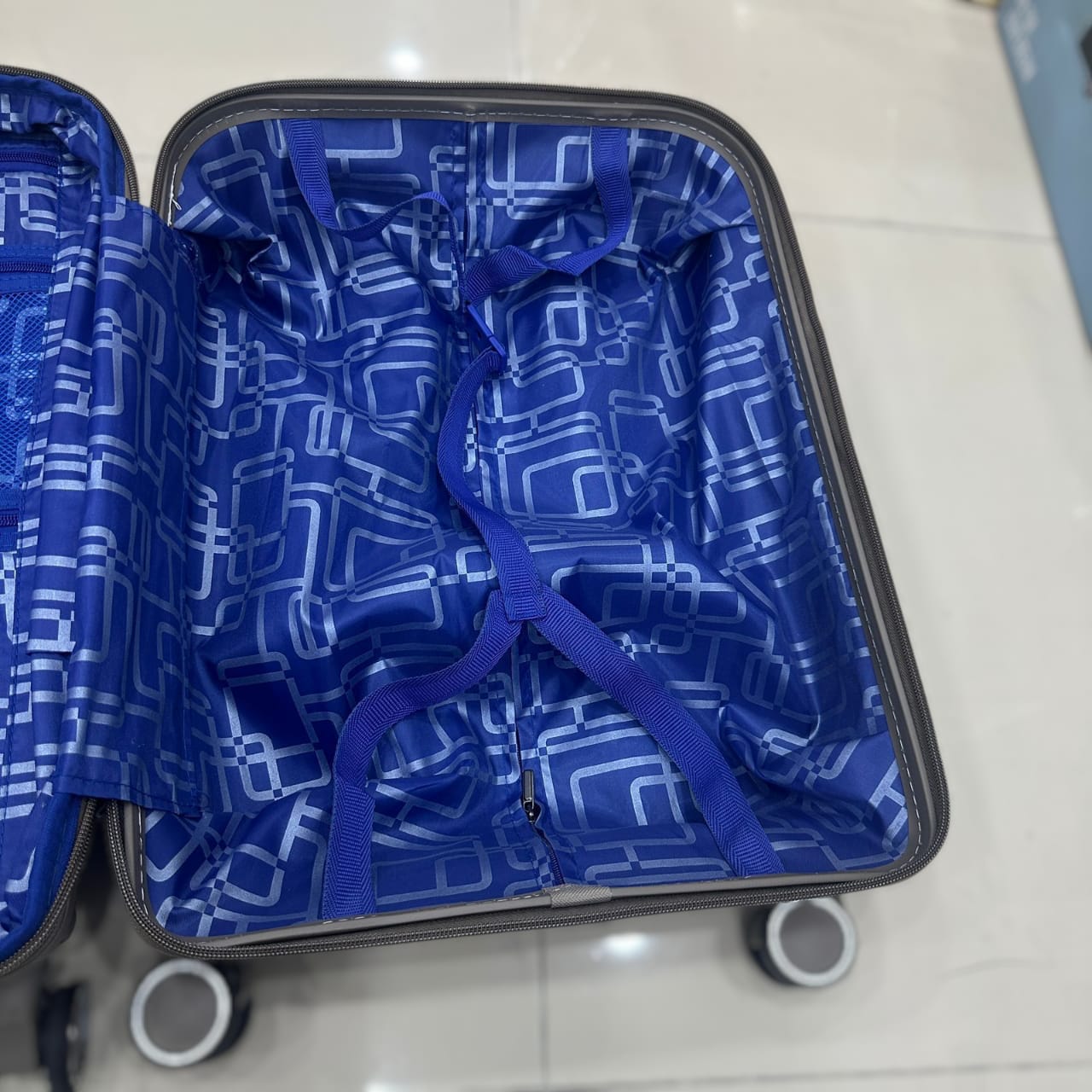 Samsonite Interlace Suitcase