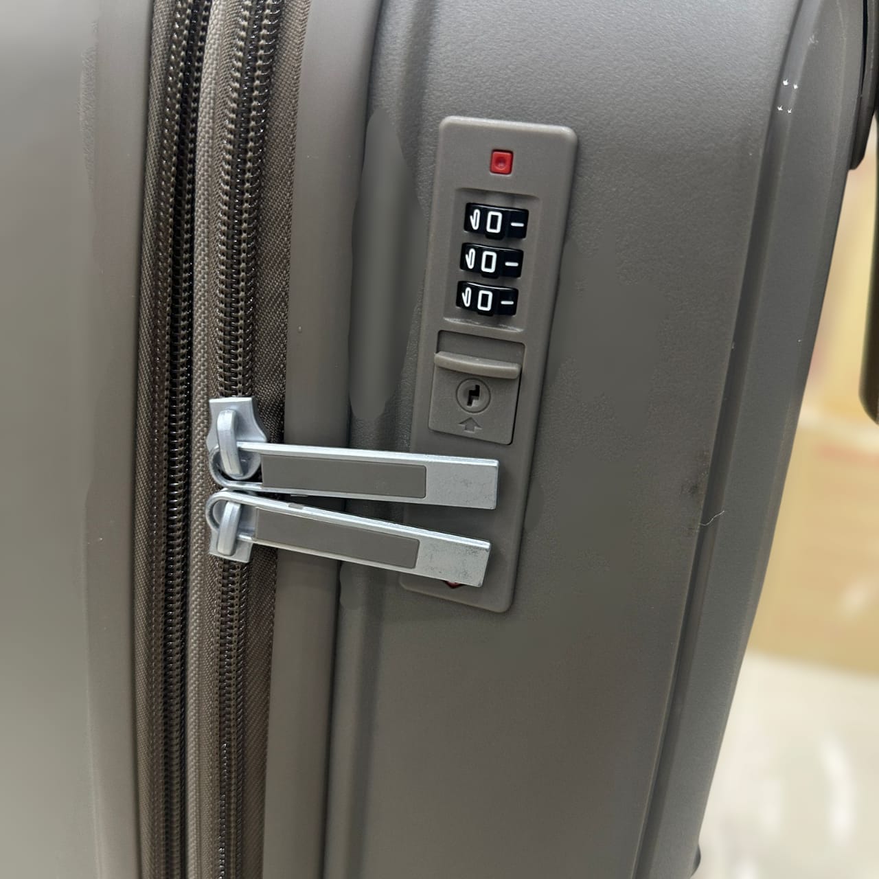 Samsonite Interlace Suitcase