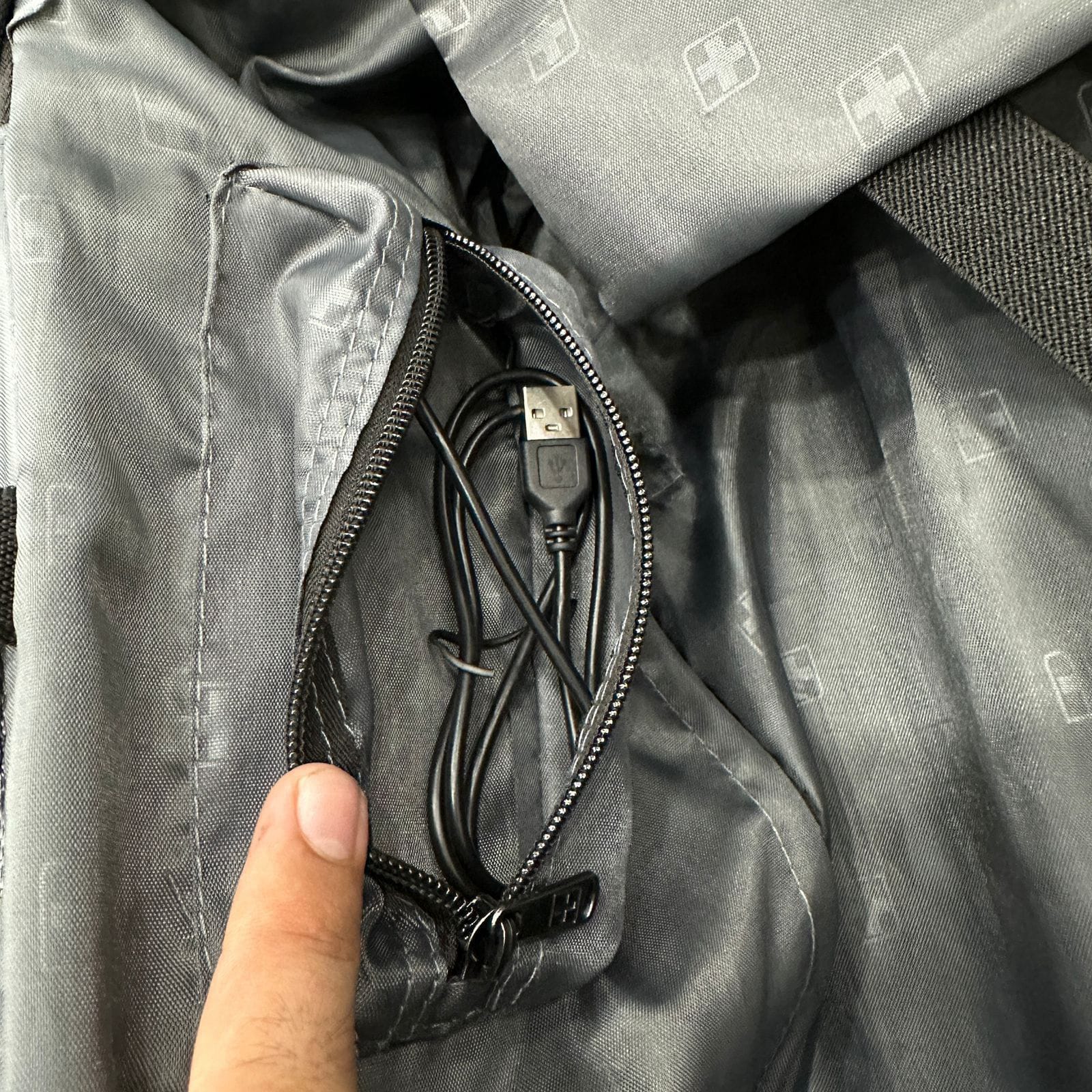 Swiss Tech Urban Trek Luggage Suitcases Bag
