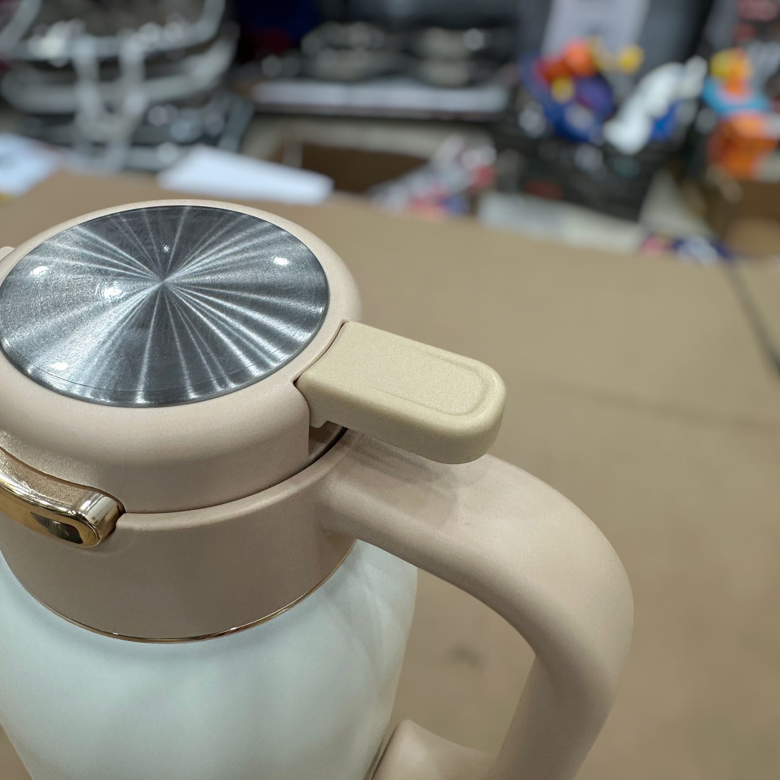 Dkadi 1.9L Stainless Steel Thermos 9109