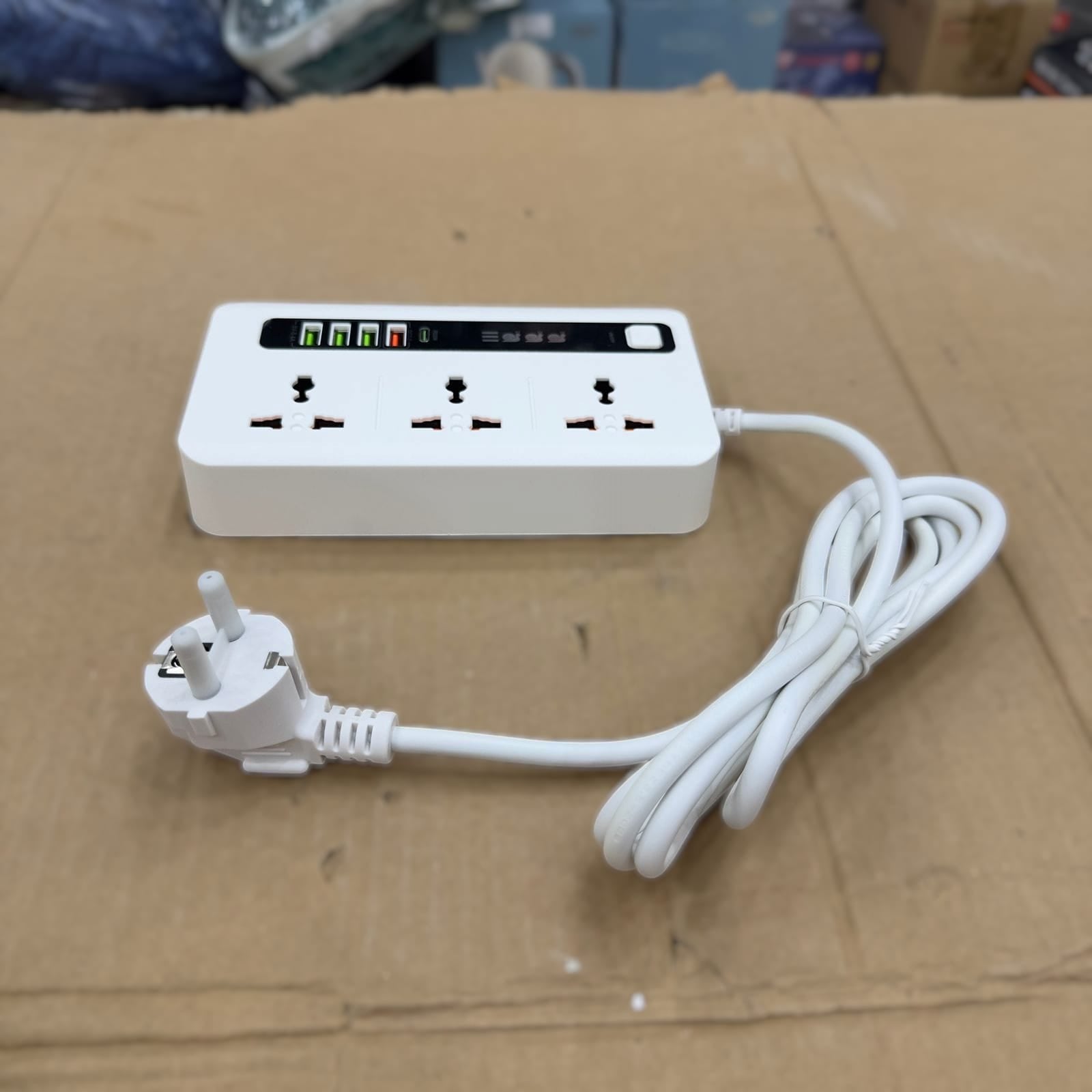 Good Quality Fireproof Extension Board with USB Ports