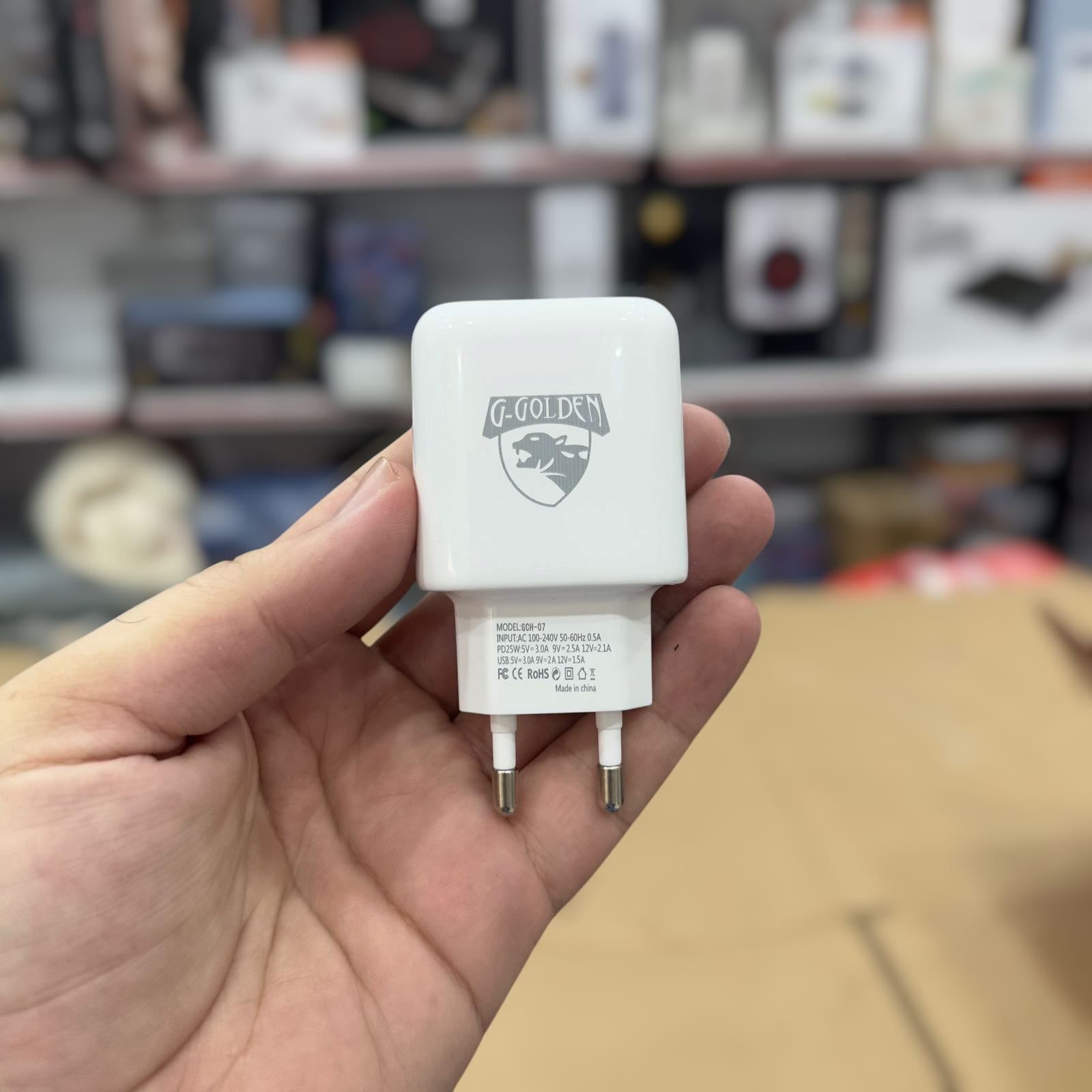 Golden 25W Travel Charger with 1M Data Cable GCH-07