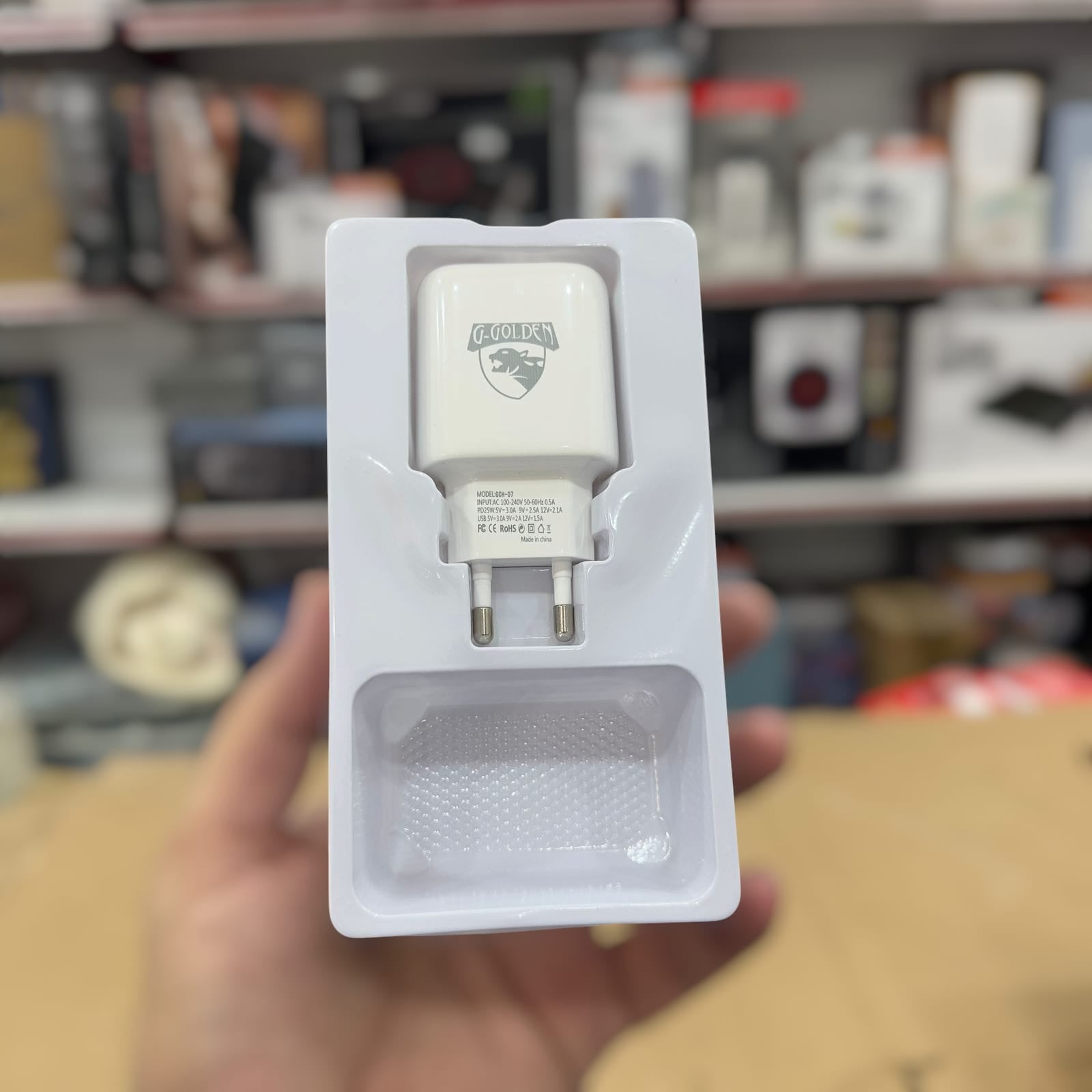 Golden 25W Travel Charger with 1M Data Cable GCH-07