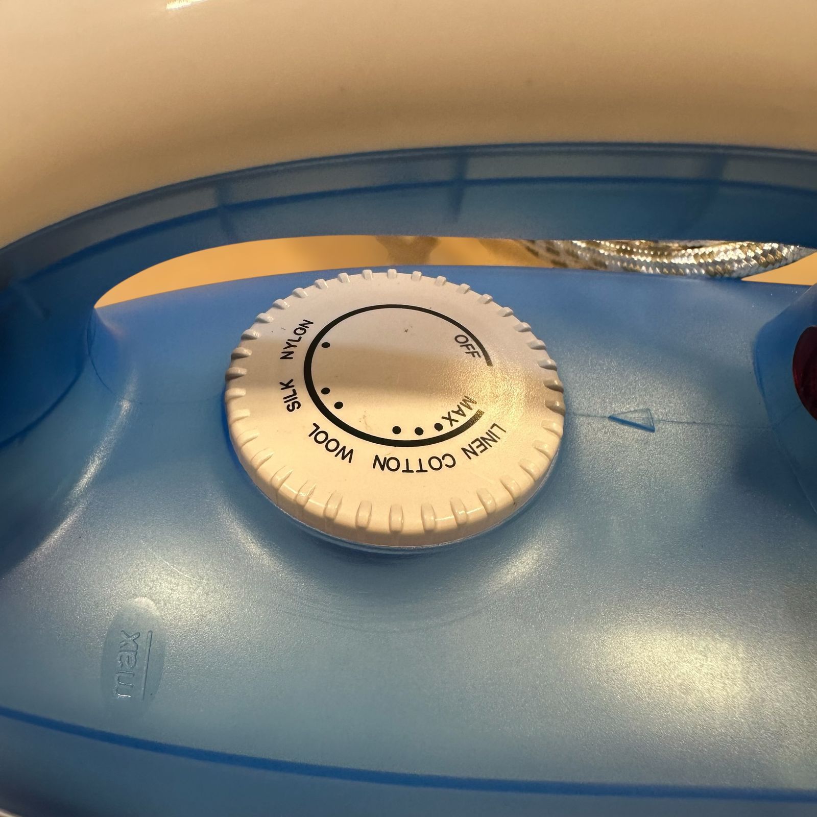 Winning Star Steam Iron ST-098A