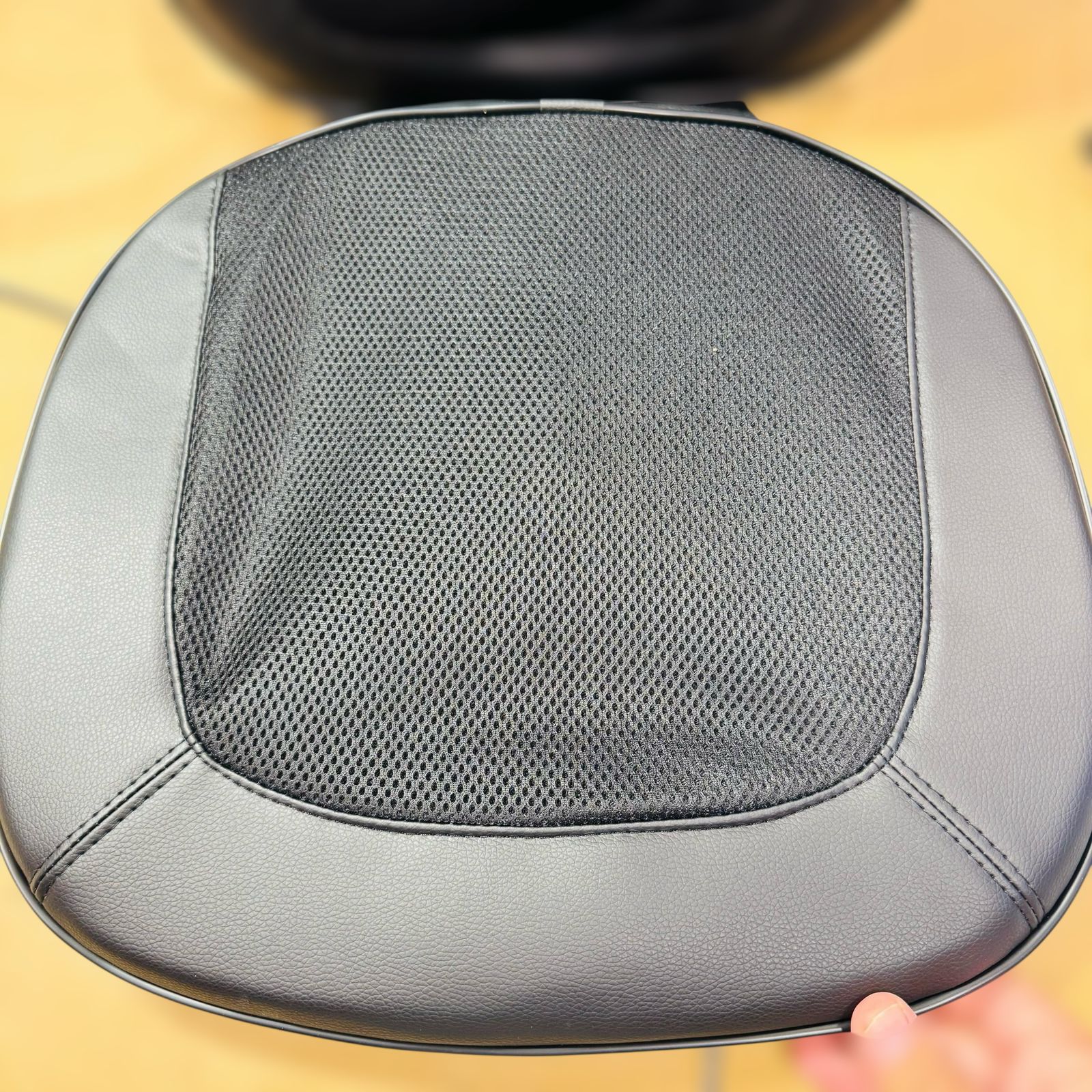 Kneading & Tapping Massage Cushion