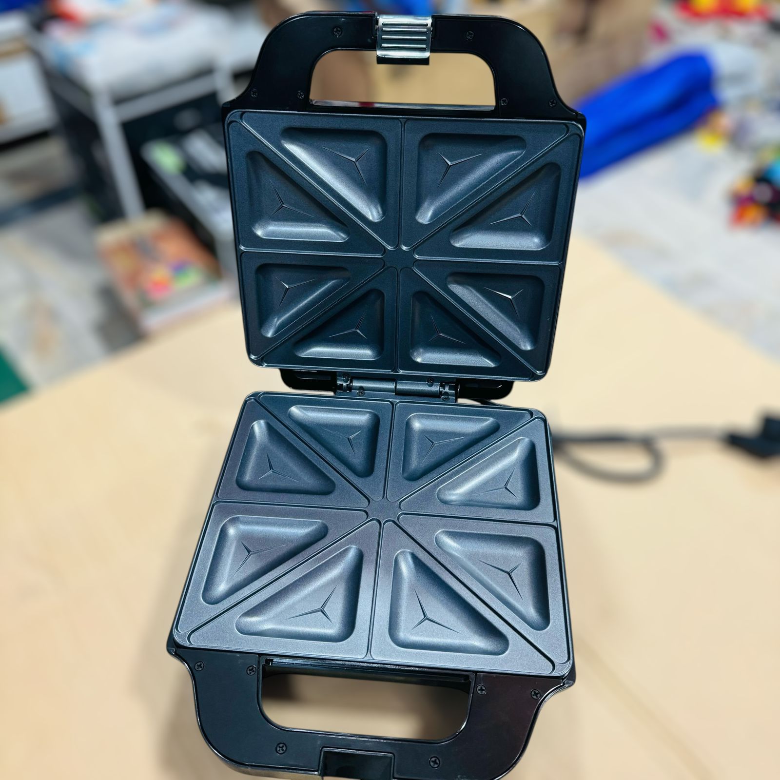 Super Crest 4 Slice Sandwich Maker SCT-6027
