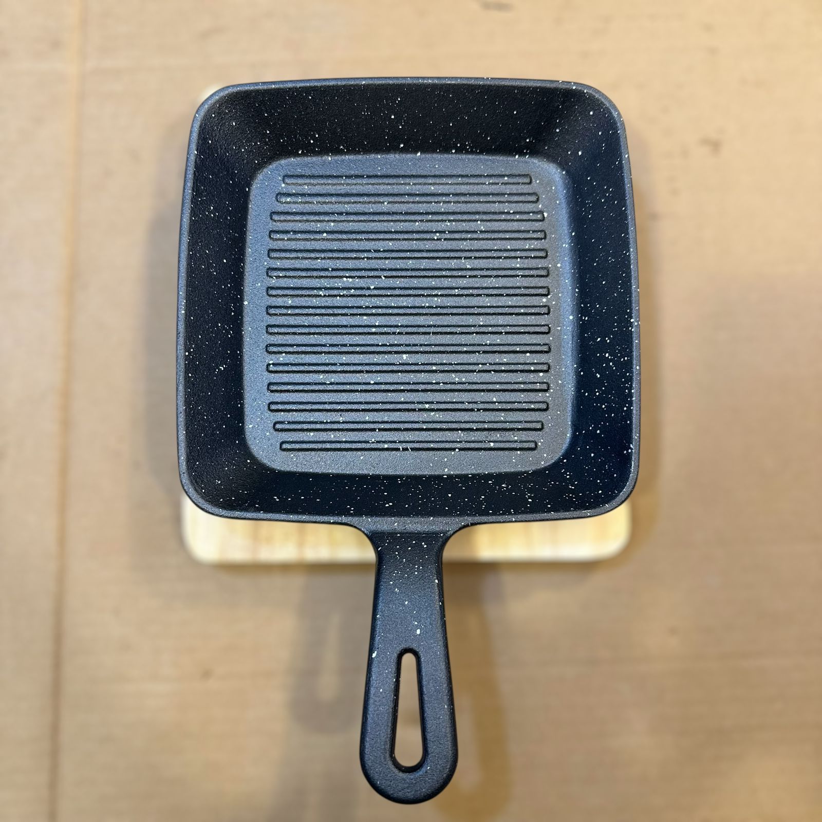 Cast Iron Sizzler Pan with Wooden Tray