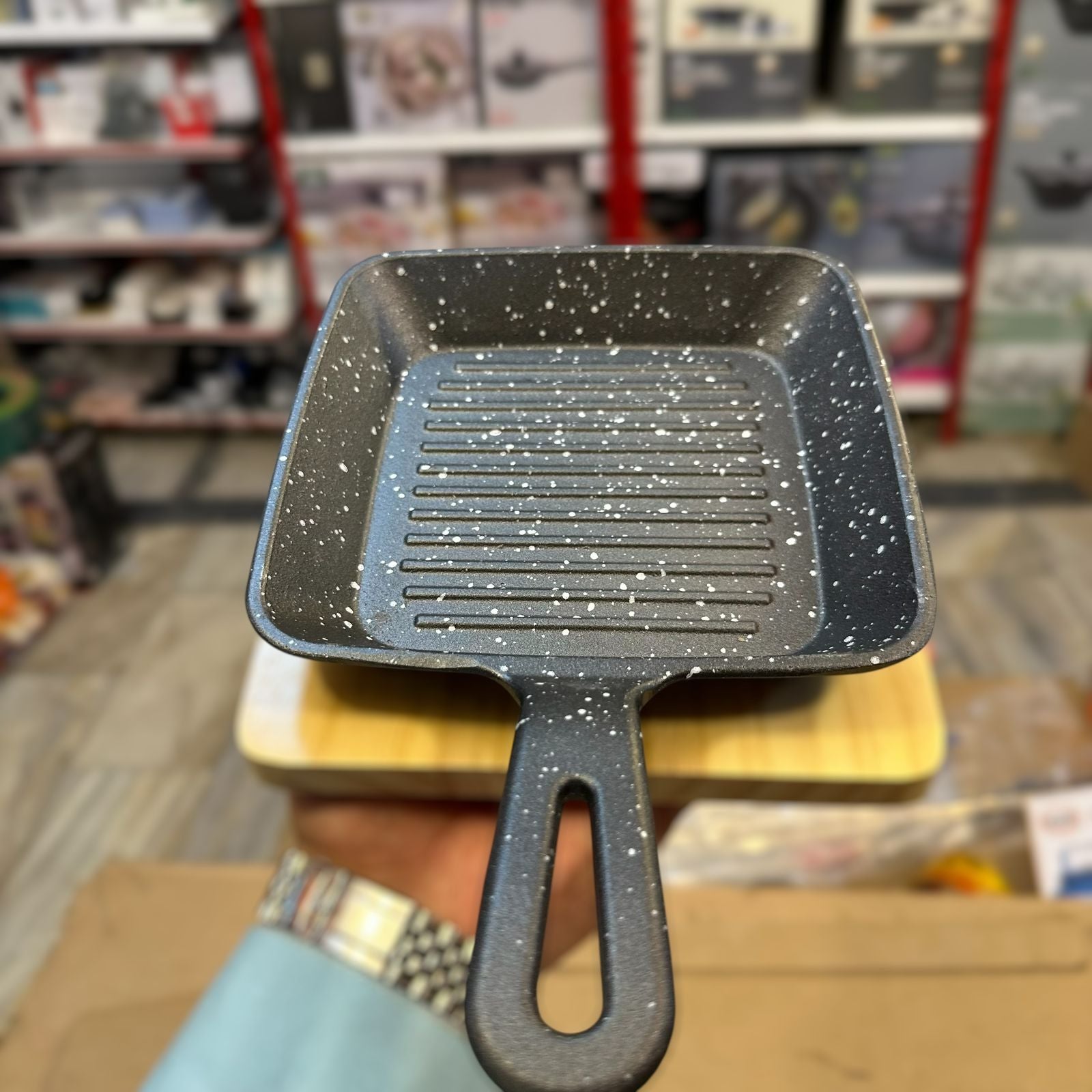 Cast Iron Sizzler Pan with Wooden Tray