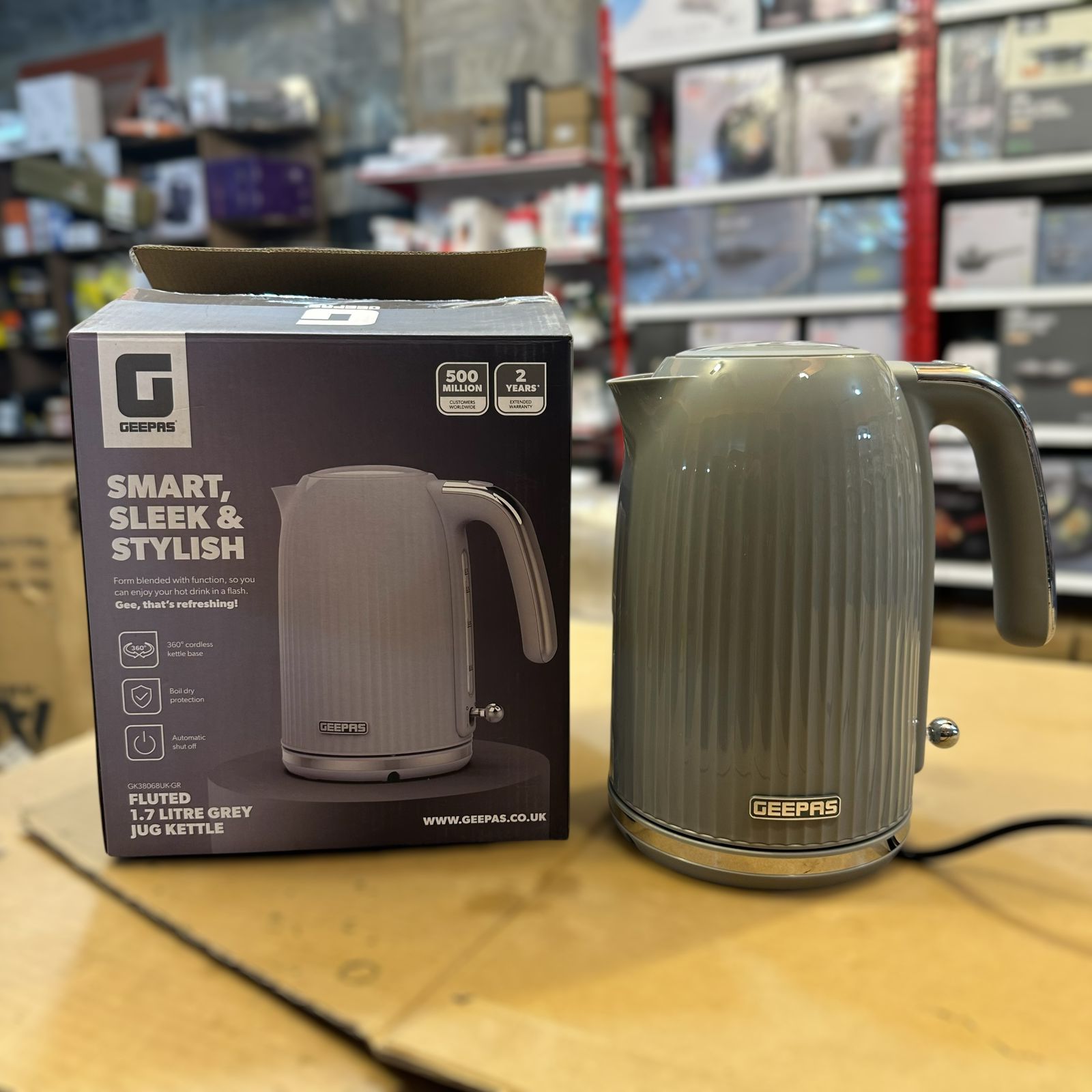 GEEPAS 1.7L Fluted Electric Kettle 3000W-38068