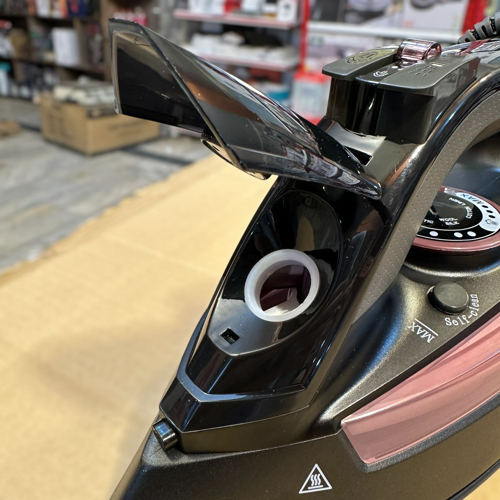 Geepas Ceramic Steam Iron 7791