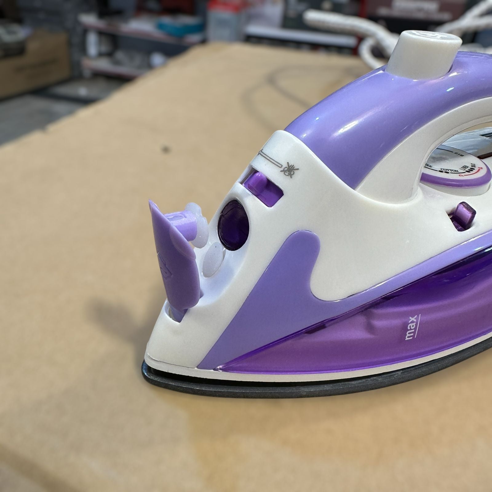 Geepas Travel Iron 7805