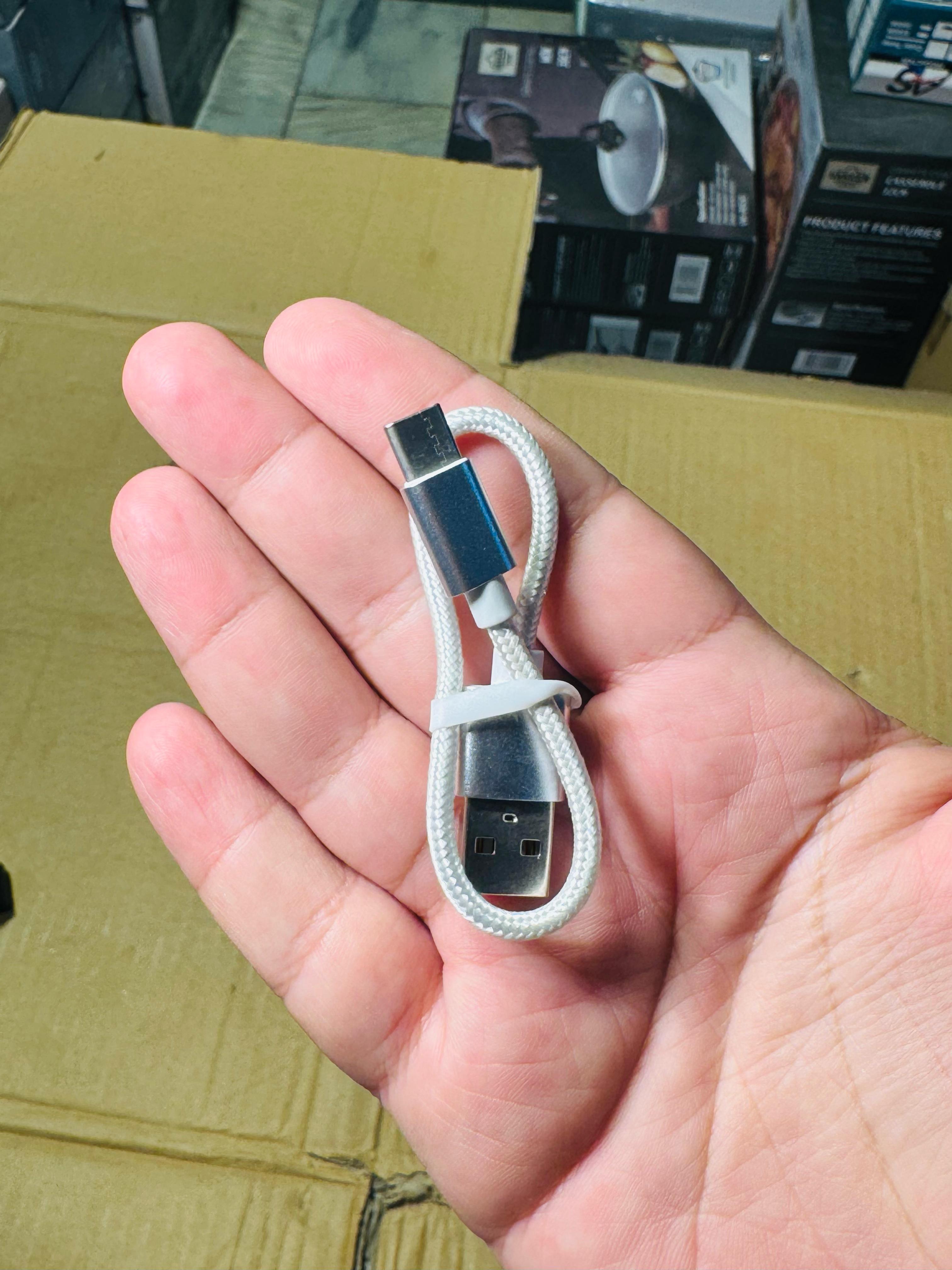 Beaushe 850mAh Mini Power Bank