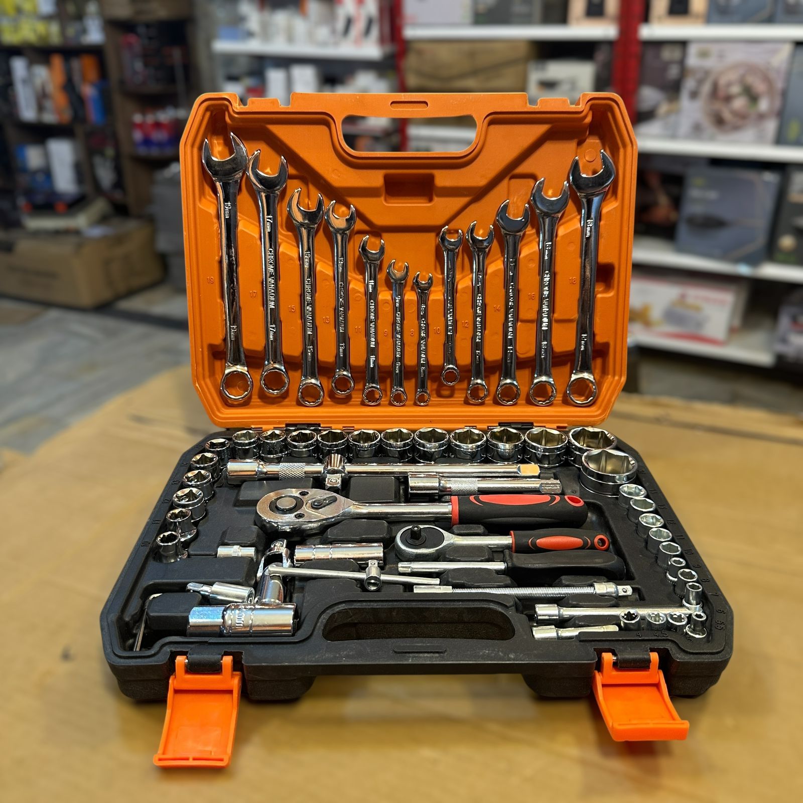 61pcs Hardware Tool Set