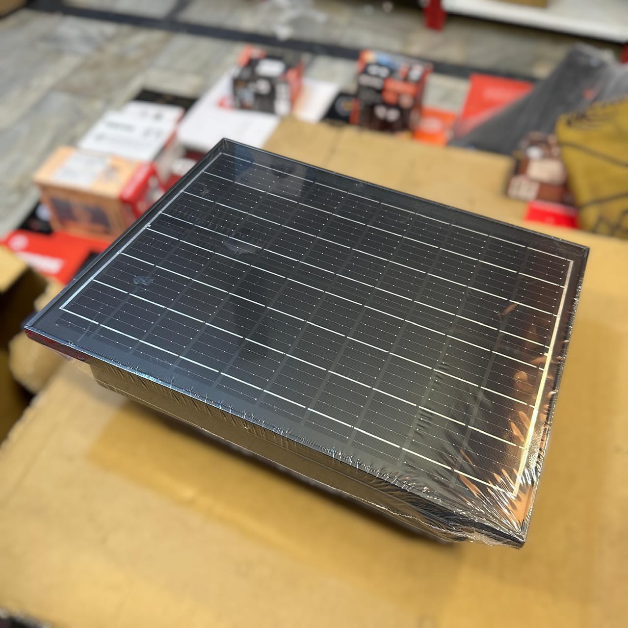 GD Super Solar Flood Light