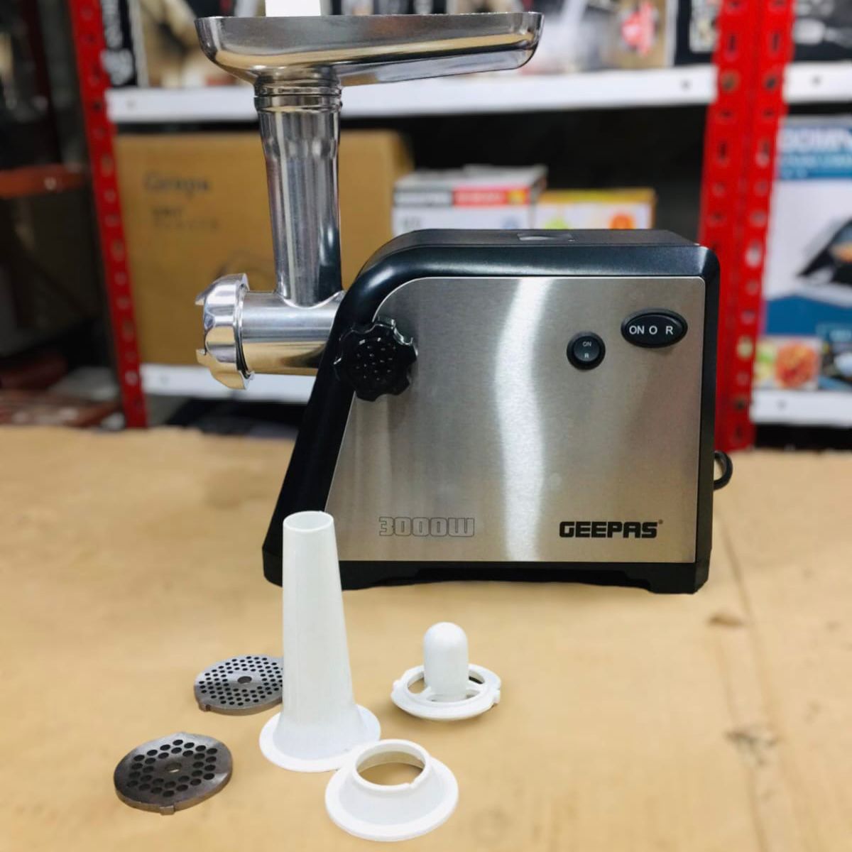GEEPAS Stainless Steel Meat Grinder 1910