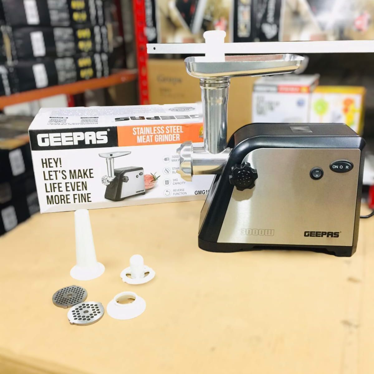 GEEPAS Stainless Steel Meat Grinder 1910