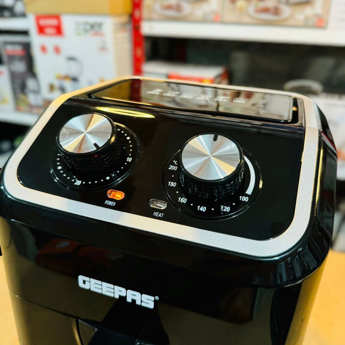 GEEPAS 5L Air Fryer 1600W-37528