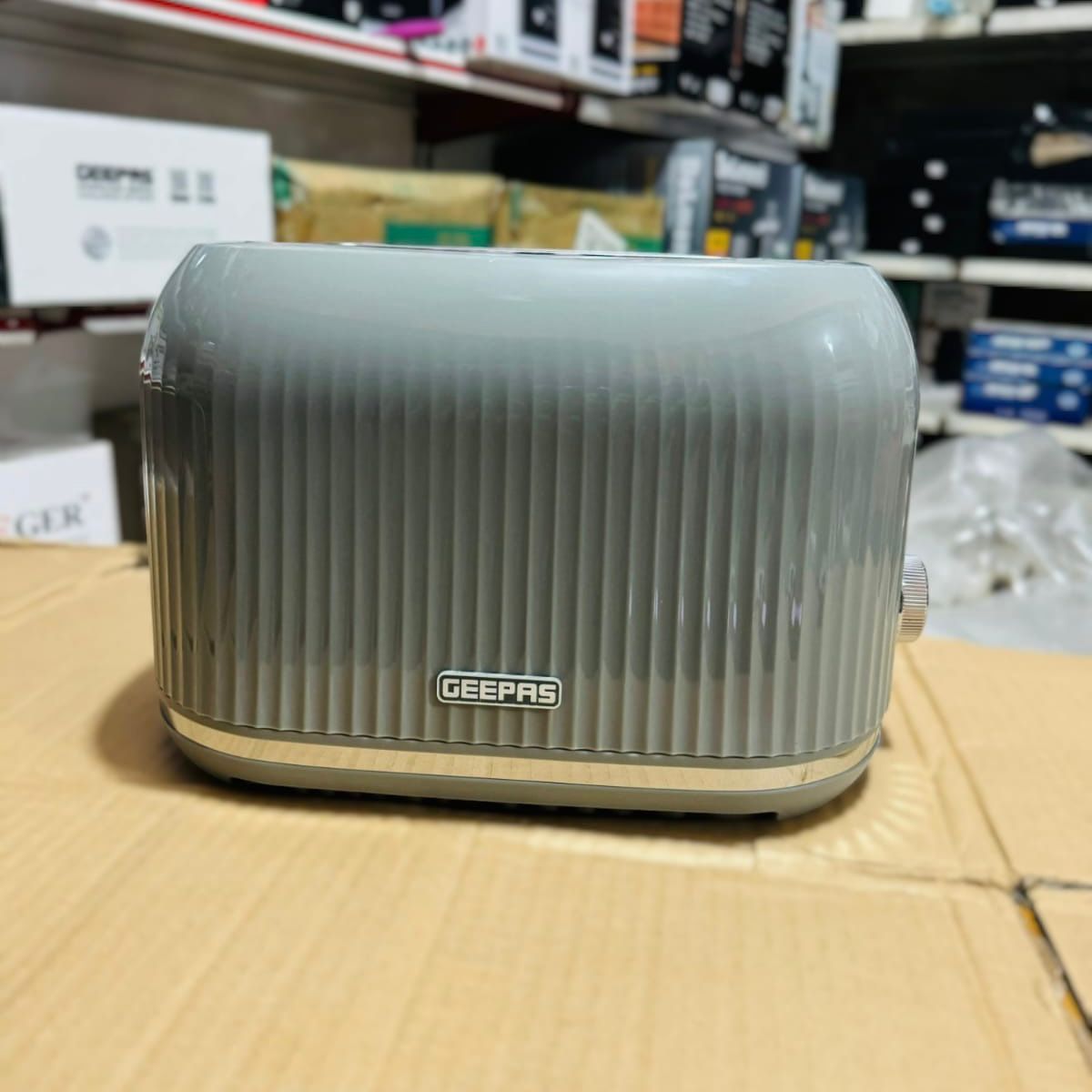 GEEPAS 1000W Fluted 2 Slice Toaster-36558UK