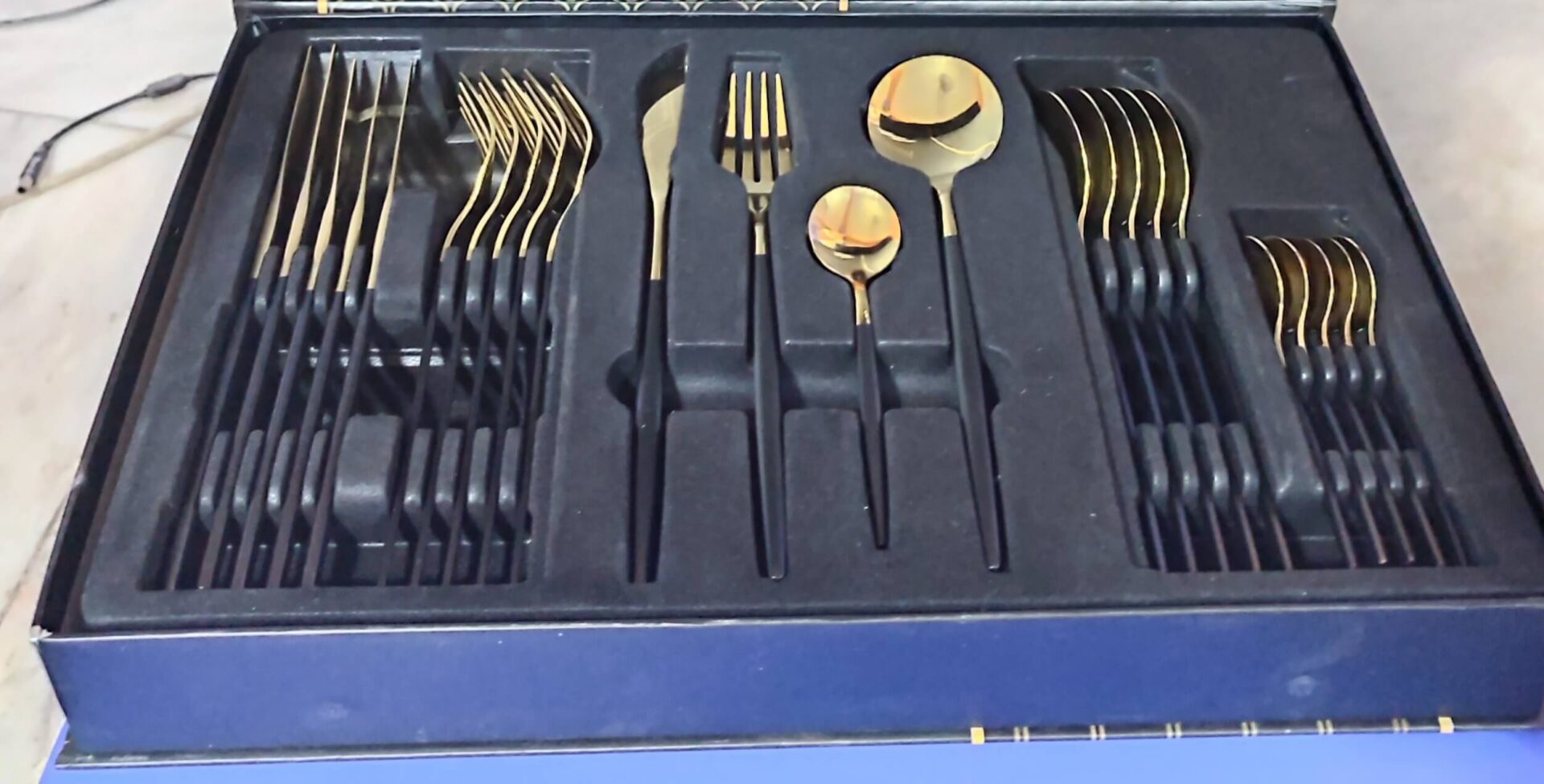 Heavy 24 PIECES STAINLESS STEEL CUTLERY SET 7800