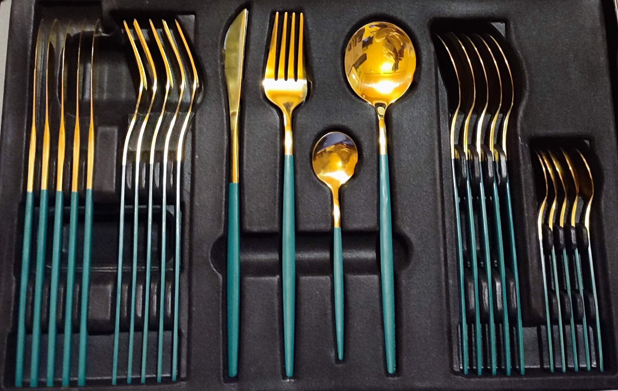 Heavy 24 PIECES STAINLESS STEEL CUTLERY SET 7800